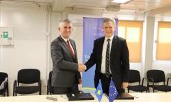 EULEX-i i dhuron pajisje të TI-së Agjencisë për Administrimin e Pasurisë së Sekuestruar ose të Konfiskuar