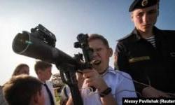 „Rusiji je potrebna nova generacija koja se zna boriti. Kakvu prijetnju ruski patriotizam predstavlja za djecu na Krimu?