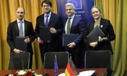 Kosovë: BEI përshpejton tranzicionin e gjelbër me 33 milionë euro të investuara në centralin e ri diellor fotovoltaik