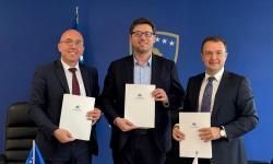 Kosova përfiton 5 milionë euro grant nga BE për rehabilitimin dhe zgjerimin e rrjetit të ujërave të zeza në Mitrovicë dhe Vushtrri