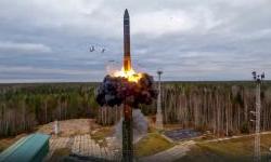 Putin threatens Ukraine and Europe with hypersonic missile deployment in Belarus