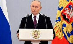 Putin is under pressure as Ukraine menaces Moscow and chokes Crimea
