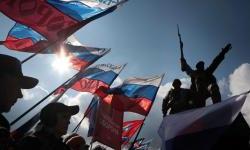 Ukraine 'referendums': Soldiers go door-to-door for votes in polls
