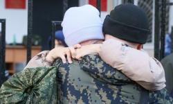 How do russians avoid military conscription?
