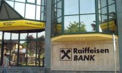 Russian court puts a block on any sale of Raiffeisen Bank shares over dispute with Deripaska