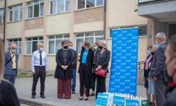 UNICEF SHPËRNDAU PAKO HIGJIENIKE NË SHKOLLA